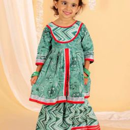 The Mom Store Kids Green & Red Cotton Printed Full Sleeves Kurta Set-image-37