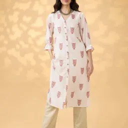 Globus Women Off White V-Neck Animal Print Bishop Sleeves Button Detail Straight Fusion Kurta-picture-31