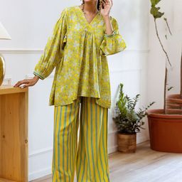 Sangria Floral Printed & Striped V-Neck Tunic & Trousers Co-Ords-image-46