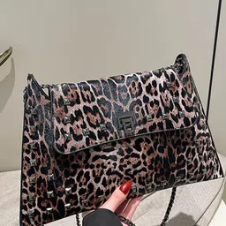 StyleCast x Revolte Women Animal Printed Shoulder Bag-picture-47