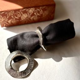 Pravaah India Gehna Napkin Rings- Ring Napkin Ring Set of 2-10
