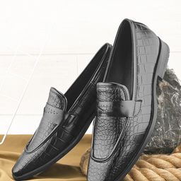 House of Pataudi Men Textured Formal Loafers-image-46