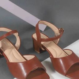 Metro Women's Tan Ankle Strap Sandals-picture-16