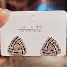 Nitant Contemporary Studs Earrings-66