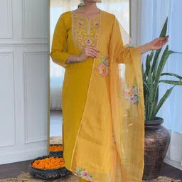 VASTRAHUT Women Ethnic Motifs Embroidered Regular Kurta with Trousers & Dupatta-picture-1