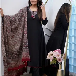 Siya Fashion Ethnic Motifs Embroidered Mirror Work Straight Kurta With Trousers & Dupatta-picture-3