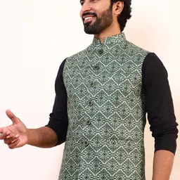 Satwaa Men Printed Nehru Jacket image 4