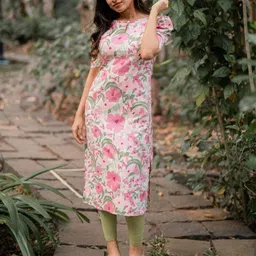 HAY Floral Screen Printed Puffed Sleeves Straight Kurta-picture-44