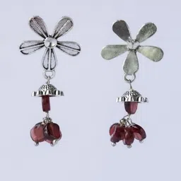 Shrim jewels Brass-Plated Oxidised Garnet Beaded Floral Shaped Drop Earrings-picture-45