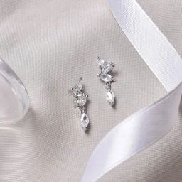 Joker & Witch Lost In Leaf White Dangler Earrings-image-27