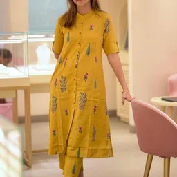 KALINI Women Printed Regular Kurta with Trousers-23