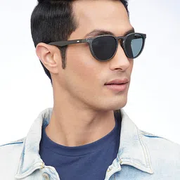 Vincent Chase Full Rim Wayfarer Sunglasses with Polarised and UV Protected Lens 205564-20