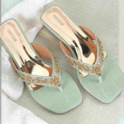 Mochi Women's Green Thong Wedges-picture-15