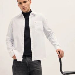 The Bear House Men's White Relaxed Fit Solid Casual Shirt-image-32