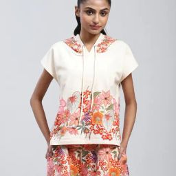 Label Ritu Kumar Off White Floral Hooded T-Shirt With Shorts-picture-16