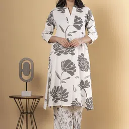 Readiprint Women Floral Printed Regular Kurta with Palazzos-image-78