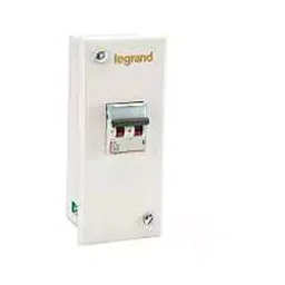 Legrand Ekinox Metra 20 A SP Plug & Socket Box 5078 11-5