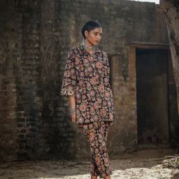 Akiso Black Block Printed Oversized Button Down Shirt Style Kurta With Pants Co-Ord Set (Set Of 2) image 5