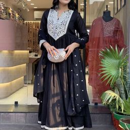 KLOSIA Geometric Yoke Design Thread Work Pure Silk Kurta With Trousers And Dupatta image 2