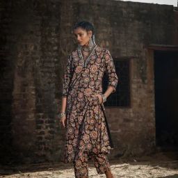 Akiso Black Block Printed Straight Kurta With Hand Embroidered Detail-21