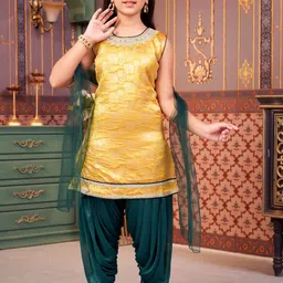 Aarika Girls Regular Thread Work Kurti with Patiala & With Dupatta-picture-41