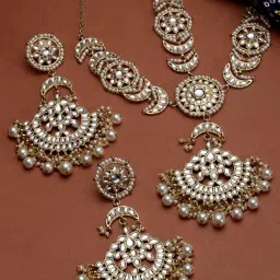Karatcart Gold Plated Earrings & Kundan Matha Patti for Women-image-32