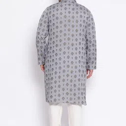 KISAH PLUS Men Grey & Off-White Printed Kurta with Pyjamas image 4