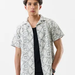Snitch Geometric Textured Cuban Collar Slim Fit Casual Shirt-90