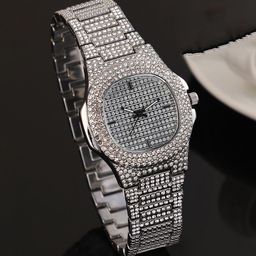 HAUTE SAUCE by Campus Sutra Women Embellished Dial & Stainless Steel Bracelet Style Straps Analogue Watch-43