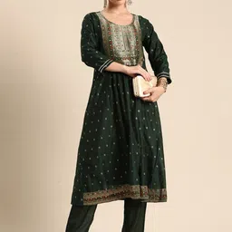 House of Pataudi Floral Printed Pleated Chanderi Silk Anarkali Kurta & Trousers-picture-57