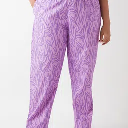 Bewakoof Plus Women's Purple All Over Printed Plus Size Lounge Pants-image-10