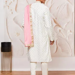 VASTRAMAY Men Regular Kurta with Pyjamas & With Dupatta image 3