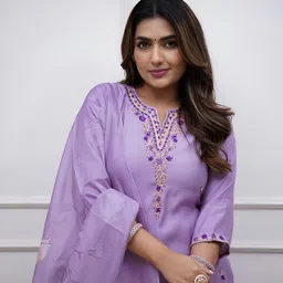 KOTRONS Women Floral Embroidered Thread Work Kurta with Trousers & Dupatta Kurta Sets-picture-2