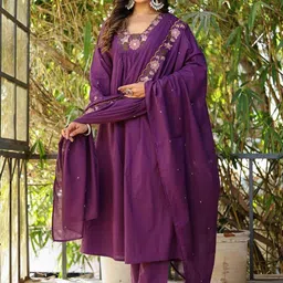 GRIOPY Floral Yoke Design Square Neck Thread Work A-Line Kurta With Trousers And Dupatta image 4