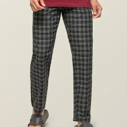 XYXX Black Cotton Regular fit Checks Pyjama-image-44