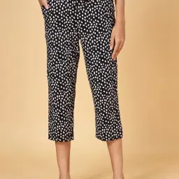 Dreamz by Pantaloons Black Cotton Printed Capris-picture-0