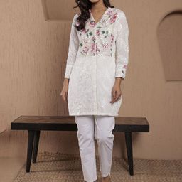 SRIHA Floral Embroidered V-Neck Pure Cotton Tunic With Trousers-35