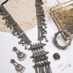 Teejh Pitara Collection Vasana Silver Oxidized Jewellery Set-26