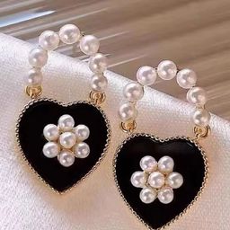 ISHKAARA Women Black Heart Pearl Bag Contemporary Drop Earrings-image-24