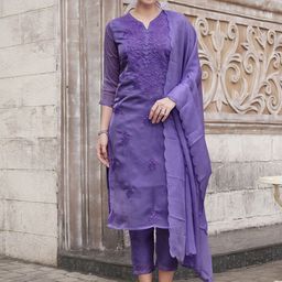 Tikhi Imli Women Floral Embroidered Regular Thread Work Kurta with Trousers & With Dupatta-52