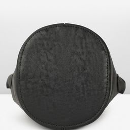 Mast & Harbour Textured Structured Handheld Bag Comes With Pouch image 4