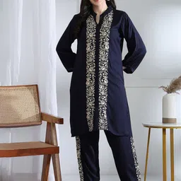 House of Pataudi Floral Embroidered Tunic With Trousers Co-Ords-image-50