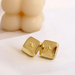 Perfectly Average Square Beaded Flower Studs-19