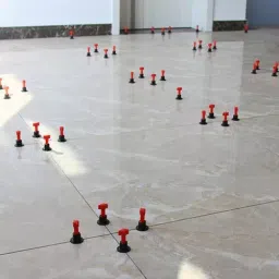 FLAMINGO ENTERPRISE 50 Pcs Tile Leveling System with Special Wrench Precision Level 360° Readability Non-Magnetic Multicolor 100 Accuracy 18 cm Length image 4