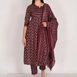 Merira Women Floral Printed Regular Kurti with Pyjamas & With Dupatta-10
