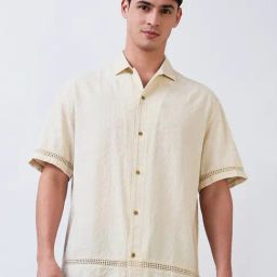 Spykar Men White Relaxed Fit Solid Half Sleeve Casual Shirt-image-38