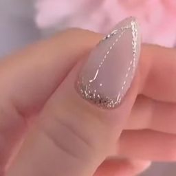 The Pink Truck 24-Pcs Artificial Reusable Nails In Shimmy With Heart Design With Glue image 2
