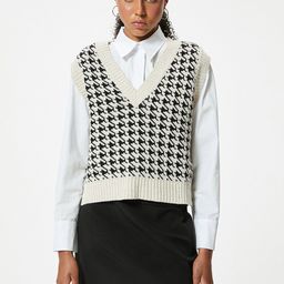 Koton Self Design Sleeveless Acrylic Sweater Vest-picture-12