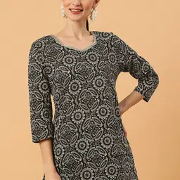 NEESH Floral Printed V-Neck Pure Cotton Kurti-picture-53