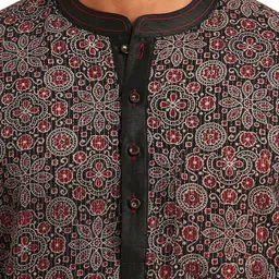 Arch element Men Geometric Printed Flared Sleeves Thread Work Kurta image 5